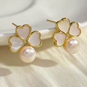 Freshwater Pearl White Flower Minimalist Stud Earring 18k Gold Plated Brass